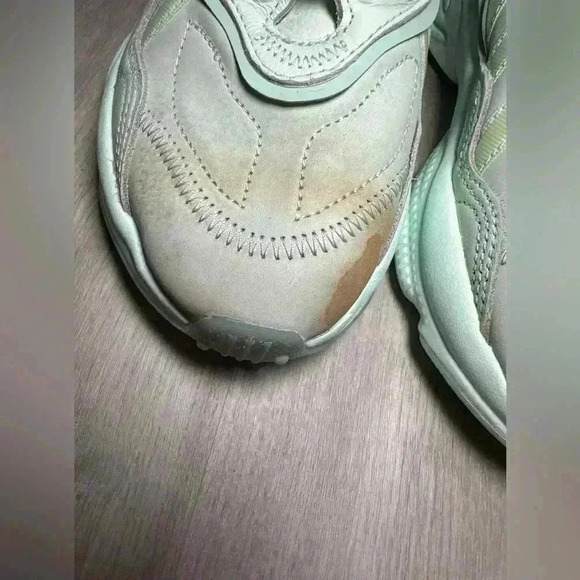 Womens Adidas Originals Ozweego Dash Green Athletic Shoes Size 5 GZ2788 - Picture 5 of 10